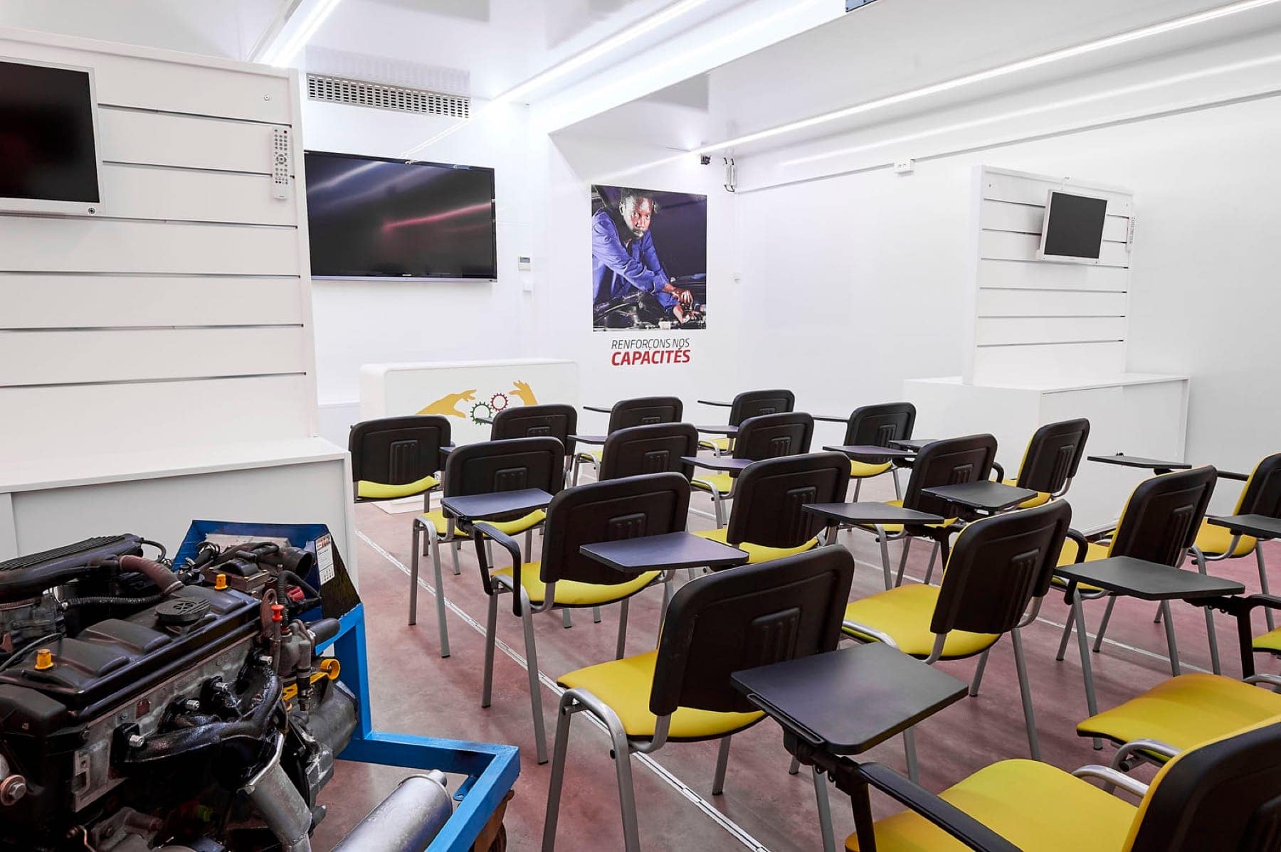 Salle de classe dans une unité mobile de formation