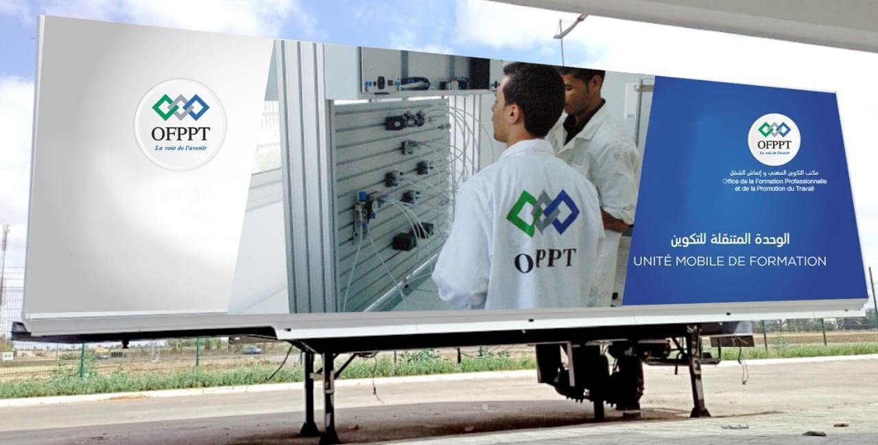 Unité mobile de formation aux couleurs de l’OFPPT, déployée